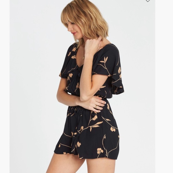 NWT - Billabong "On the Run" Romper - Size XS - Picture 5 of 6